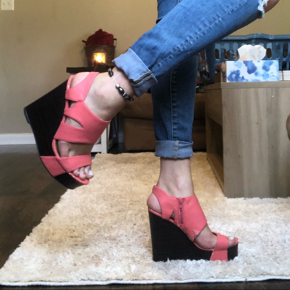 Pink size 9 heel shoes